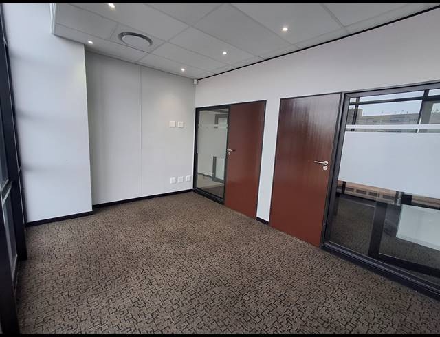 167M² OFFICE TO LET IN VINCENT